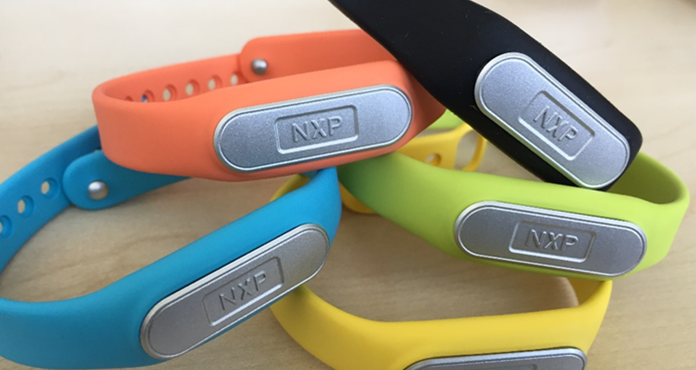 Connected Device pic secure nfc wearable